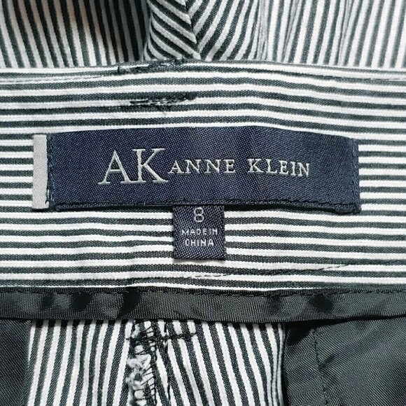 AK ANN KLEIN Navy white stripes high waist coastal casual bermudas - Picture 9 of 10